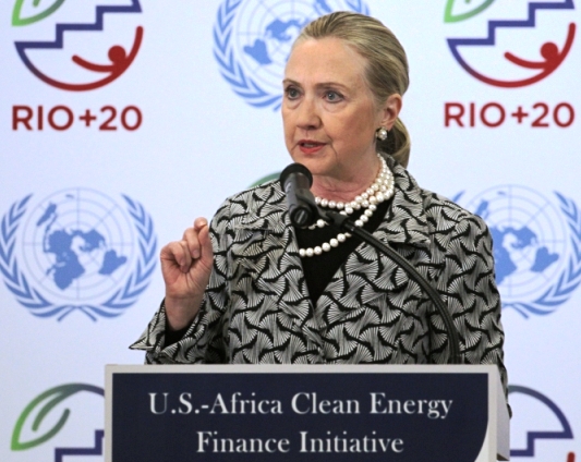 A secretária de Estado norte-americana, Hillary Clinton, participa do lançamento de novo mecanismo de financiamento para a energia limpa EUA-Africa, durante a Rio+20 (Foto: Fabio Rodrigues Pozzebom/ABr)