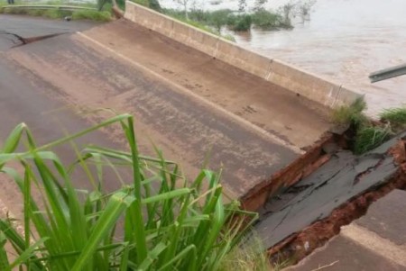 A Defesa Civil informa que, até o momento, mais de 40 pontes foram destruídas e 25 danificadas (Imagem de divulgação/Defesa Civil-MS)