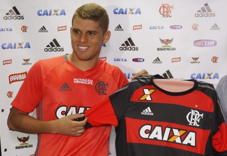Cuéllar falou também sobre a ansiedade para entrar em campo e fazer logo a sua estreia com a camisa do Flamengo (Foto: Gilvan de Souza / CR Flamengo)