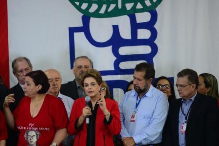 Em reunião do PDT, Dilma diz que país voltará a crescer (Foto: José Cruz/Agência Brasil)