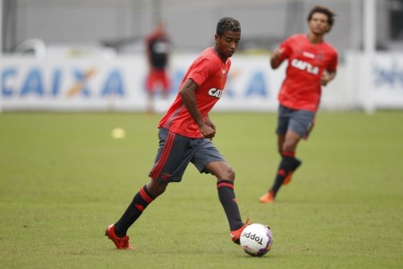O jogador garantiu que a expectativa é que a torcida comemore muitos gols na temporada (Foto: Gilvan de Souza / Flamengo)