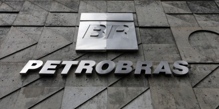 As ações preferenciais da Petrobras, que têm preferência na distribuição dos dividendos, fecharam o dia em R$ 4,80, com recuo de 7,16% em apenas um dia