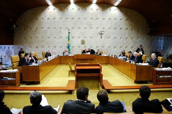Ministros do Supremo Tribunal Federal se reúnem em plenário para julgar a liminar que pede o afastamento do deputado Eduardo Cunha da presidência da Câmara (Marcelo Camargo/Agência Brasil)