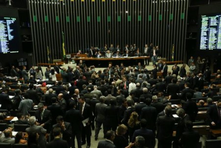 Brasília - Plenário do Congresso aprecia o projeto do governo que modifica a meta fiscal (Foto: Fabio Rodrigues Pozzebom/Agência Brasil)