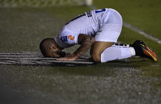Gabigol deixou a sua marca, fazendo o terceiro gol do Peixe (Foto: Santos FC/Divulgação).