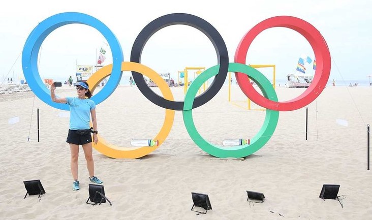 Aros Olímpicos na orla de Copacabana. (Foto: Reprodução do site Brasil2016)