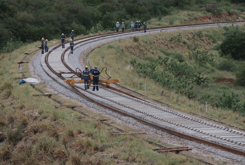 Obras da Ferrovia de Integração Oeste-Leste em Tanhaçu (Foto: Foto: Elói Corrêa/GOVBA)