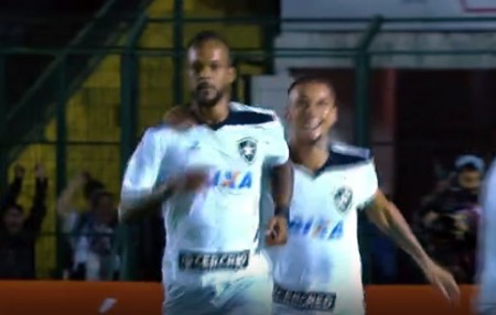Bruno Silva fez o gol do triunfo do Botafogo 