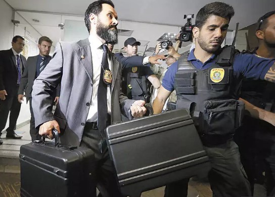 Em operação no Senado, a  Polícia Federal prendeu quatro policiais legislativos, acusados de atrapalhar as investigações da Operação Lava Jato. (Foto: Agência Brasil)