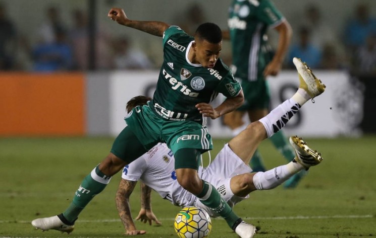 O Palmeiras tinha a chance de se aproximar do título do Campeonato Brasileiro, mas acabou derrotado na Vila (Foto: Cesar Greco/Ag Palmeiras/Divulgação)