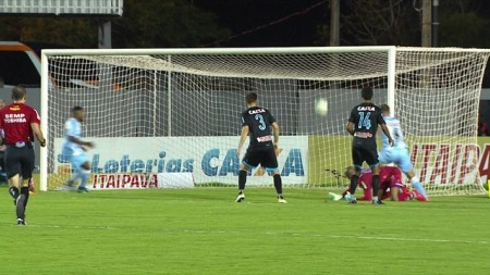 O Londrina  tentou voltar ao G-4 na noite desta terça-feira, mas parou na defesa consistente do Paysandu.