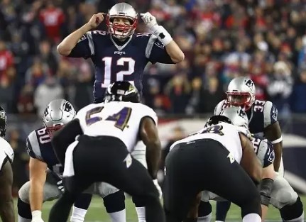 Tom Brady comandou vitória dos Patriots contra os Ravens na NFL (Foto: Reprodução/ESPN).
