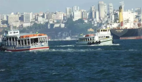 As embarcações da travessia Salvador-Mar Grande estão saindo  de meia em meia hora dos terminais (Foto: Astramab/Divulgação)
