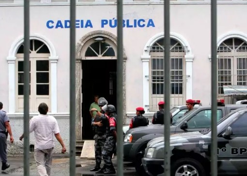 Fachada da Cadeia Pública Desembargador Raimundo Vidal Pessoa, em Manaus (Foto: Reprodução/A Crítica)