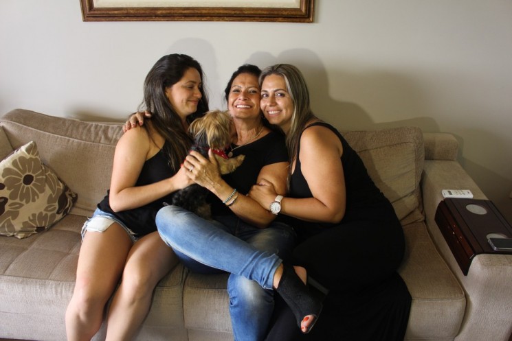 Ieda com as filhas Tanara e Rochele (Foto: Nathália Gomes/TV Globo/Divulgação)