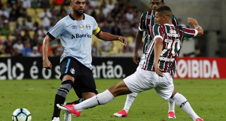 Com a vitória, o Grêmio segue na cola do líder Corinthians, com 18 pontos.