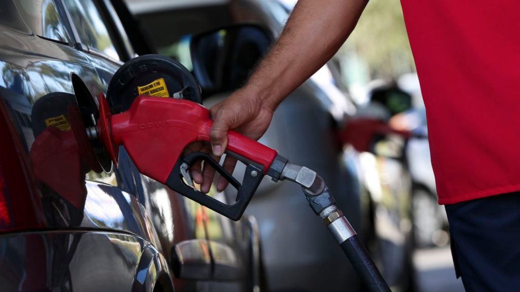 Resultado de imagem para Gasolina já aumentou 28% neste ano, e diesel, 19%
