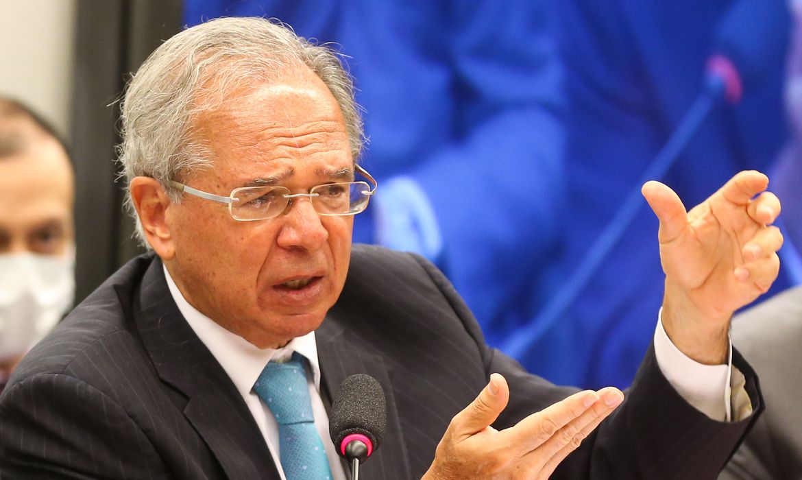 Imposto de Renda: governo pode usar excesso de arrecadação para corrigir tabela.