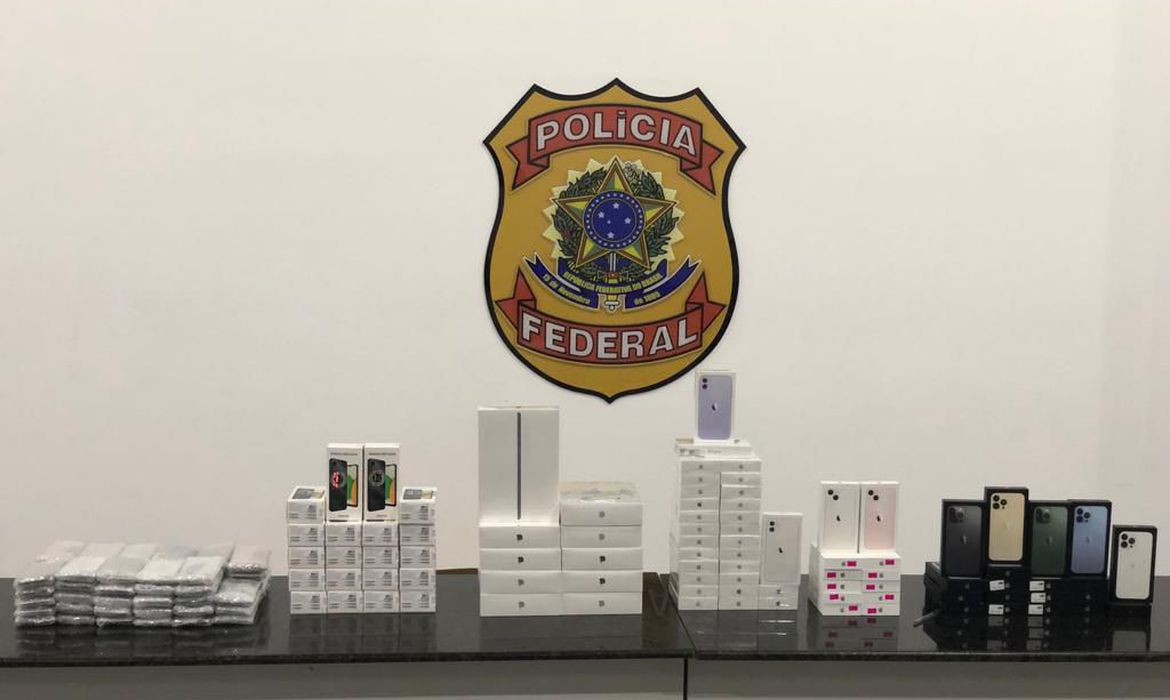 Polícia Federal  faz apreensão de eletrônicos em Foz do Iguaçu