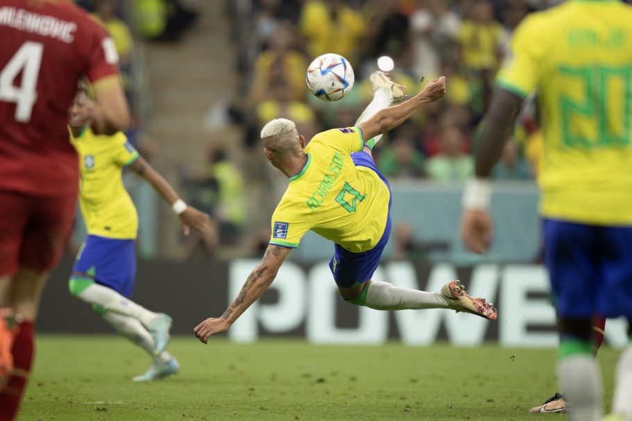 Brasil vence a Sérvia com lindo  gol de Richarlison e convence na estreia