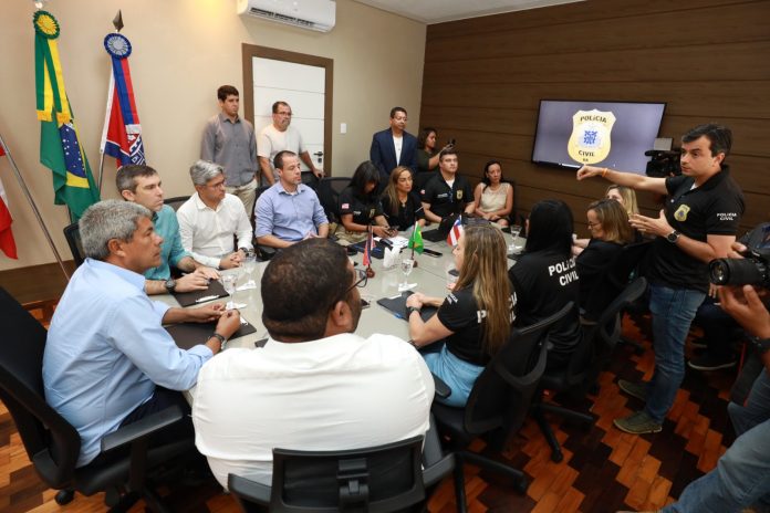 Jerônimo Rodrigues discute investigações do assassinato da líder quilombola com cúpula da segurança