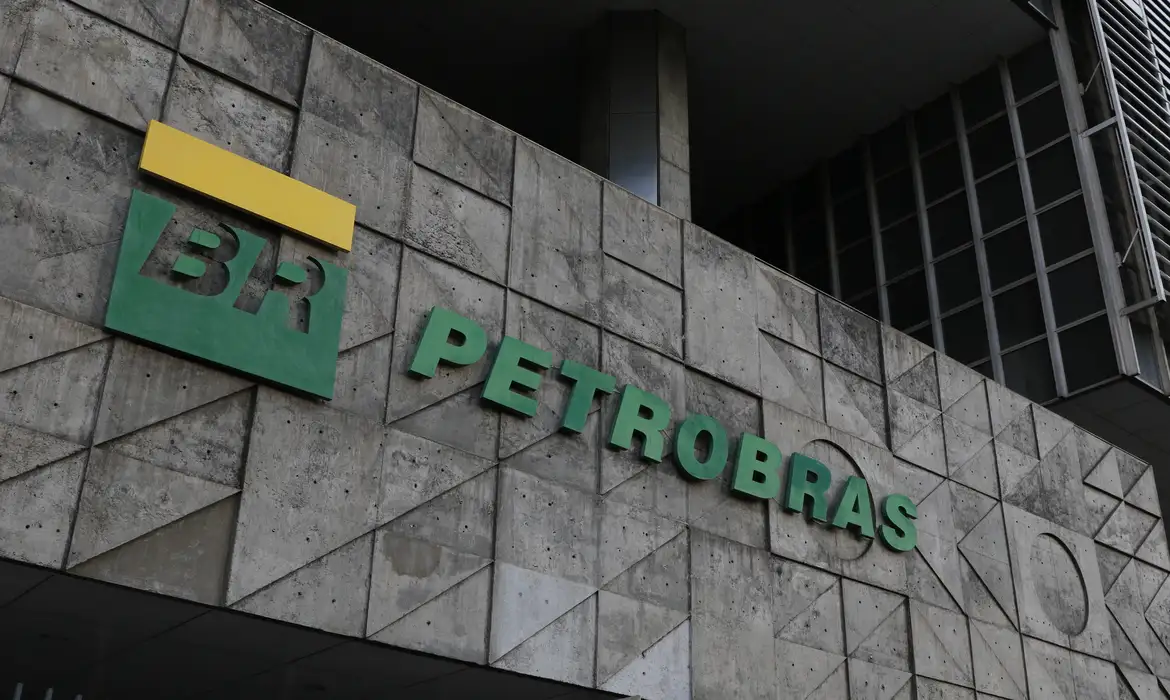 Petrobras abre investigação administrativa de venda de Refinaria Landulpho Alves,na Bahia.