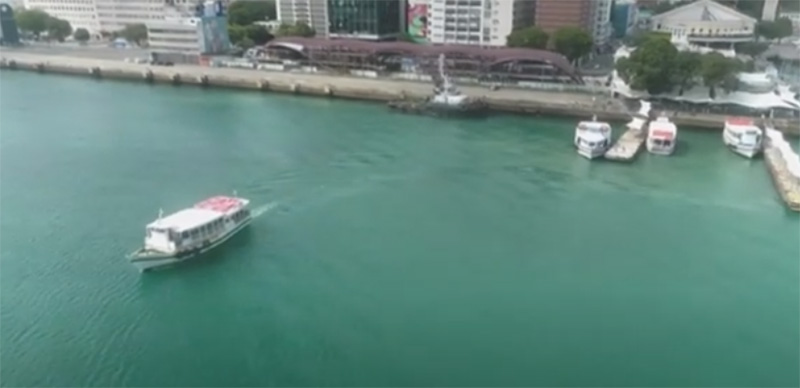 É tranquilo embarque na Travessia   Salvador-Mar Grande   nesta manhã. Saídas a cada 30 minutos.
