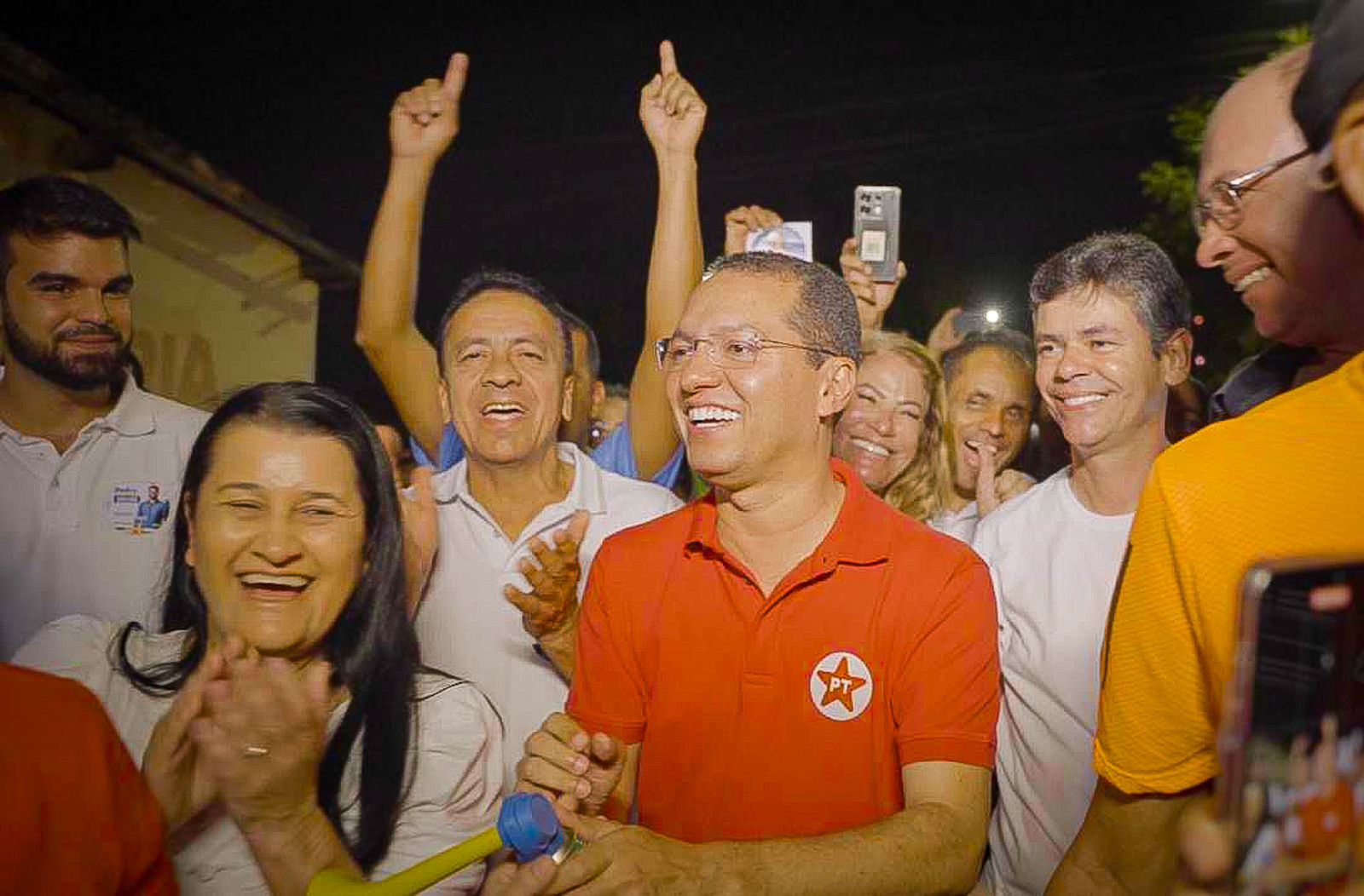 Caminhada na Vila Brasil marca início da campanha de Tito e Emerson para  prefeitura de Barreiras