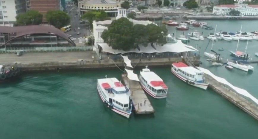 Travessia Salvador-Mar Grande faz saída de meia em meia hora. Catamarãs de Morro de São Paulo com bom cluxo.