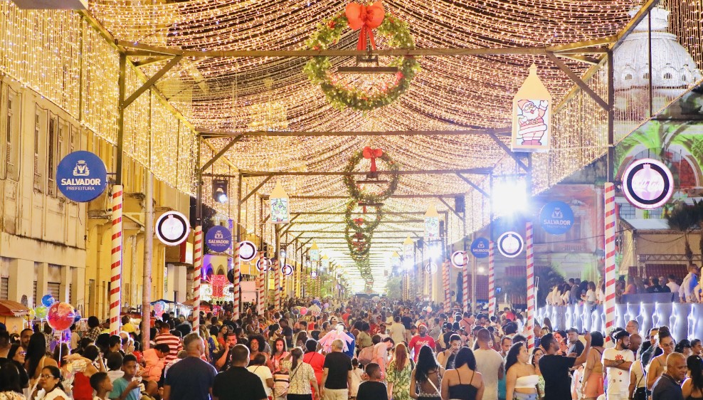 Encerramento do Natal Salvador será nesta segunda com  Manu Dourado, Gerônimo, samba e terno de Reis