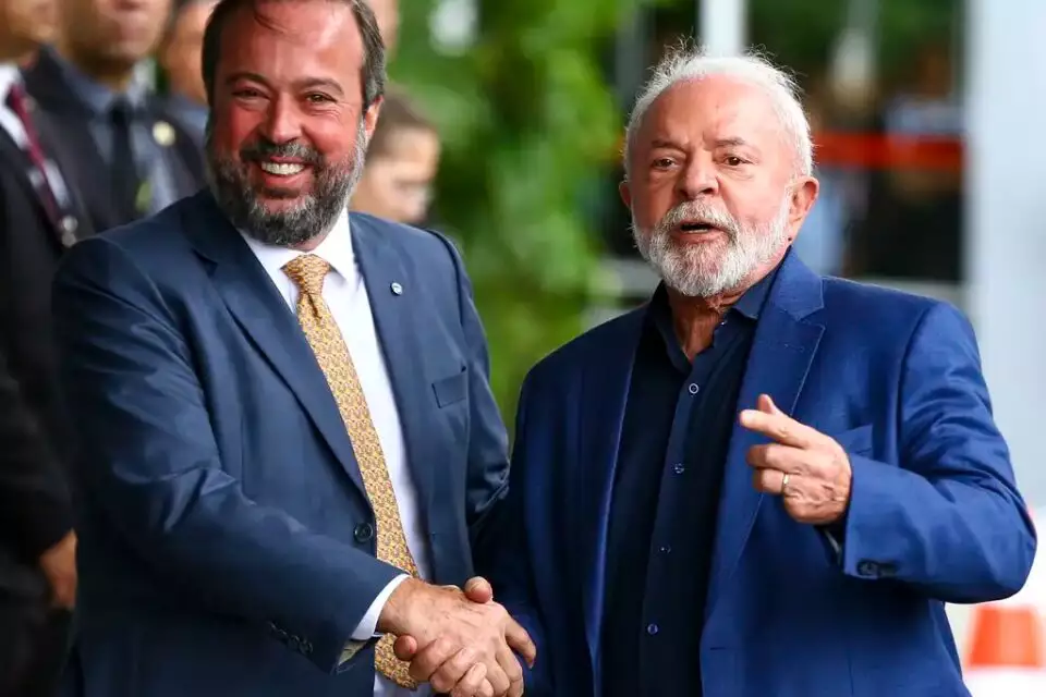 Lula contou lorota sobre Silveira, ministro-problema