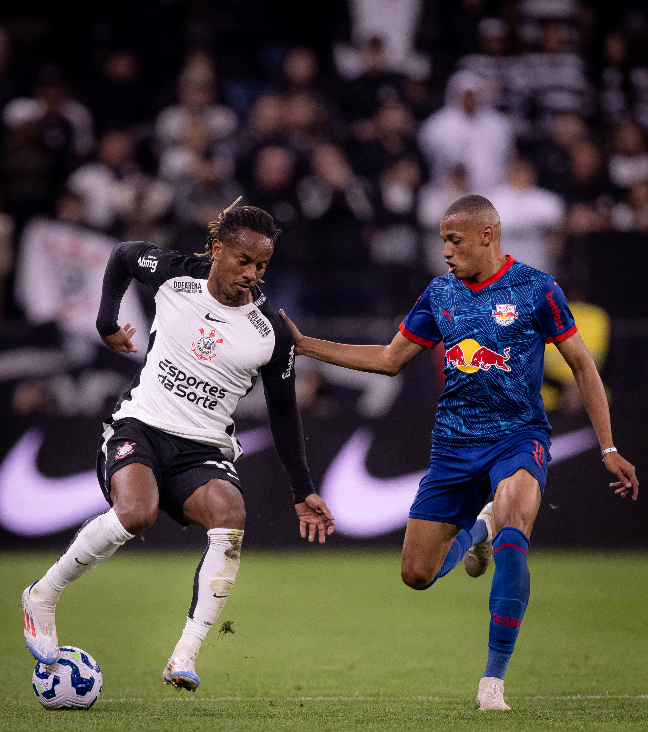 Red Bull Bragantino marca no último lance e vence o Corinthians