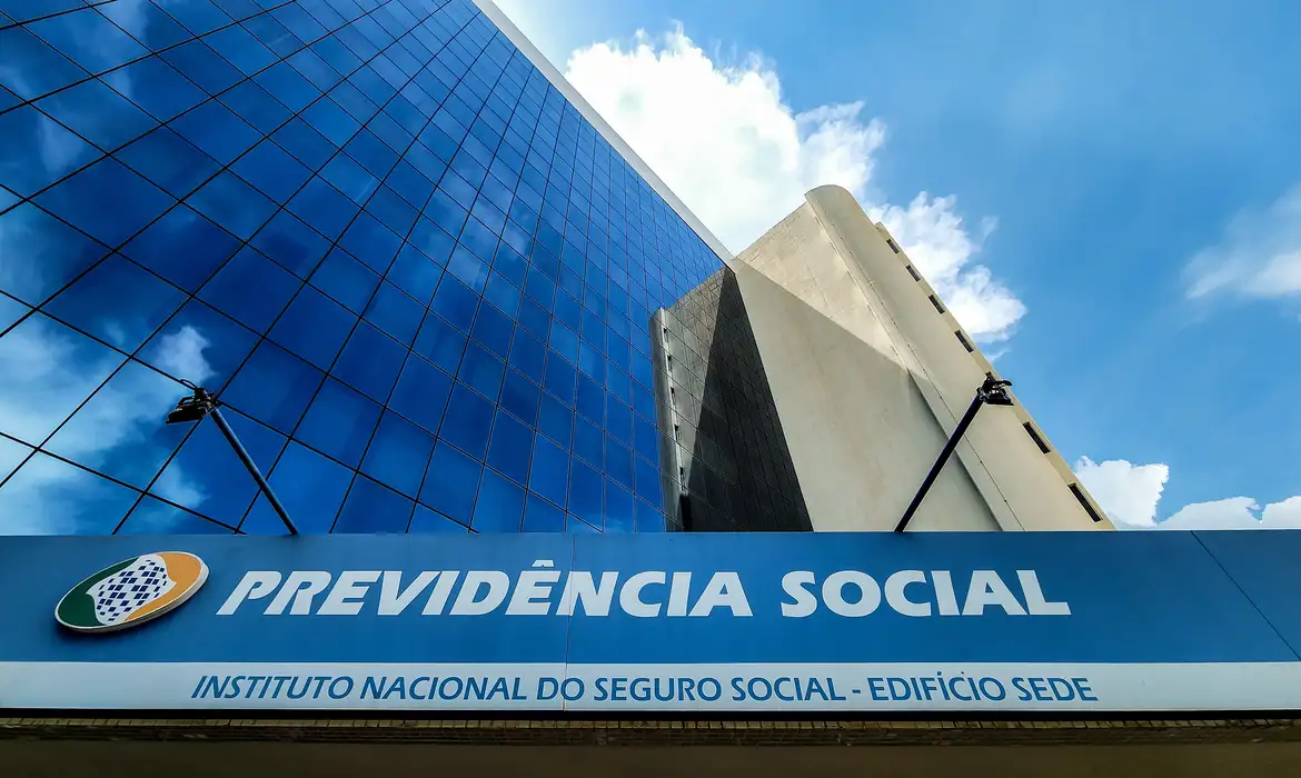 Justiça paga a aposentados e pensionistas R$ 2,3 bilhões  em atrasados do INSS; veja quem tem direito
