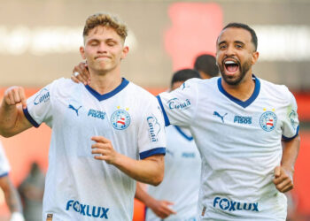 Com time misto, Bahia derrota o Vitória no Barradão
