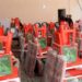 Prefeitura entrega kits de trabalho e cartão de transporte a ambulantes que atuarão no Circuito Osmar