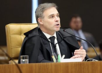 Ato de Mendonça tirou Lula do controle do inquérito