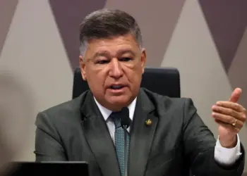 Viana recorre ao STF para obrigar depoimento de Vorcaro na CPMI do INSS