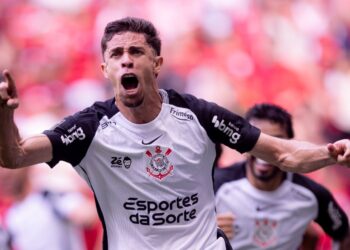 Corinthians vence Flamengo e é bicampeão da Supercopa