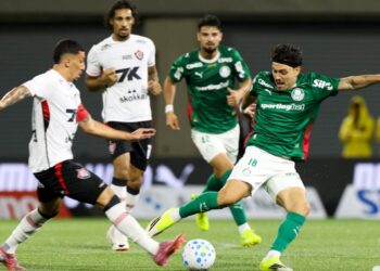 Vitória sofre goleada de 5 a 1 do Palmeiras e encara o Flamengo na próxima rodada