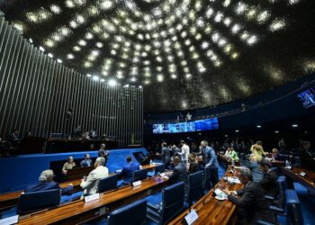 Senado tem 55 pedidos de impeachment contra o Supremo