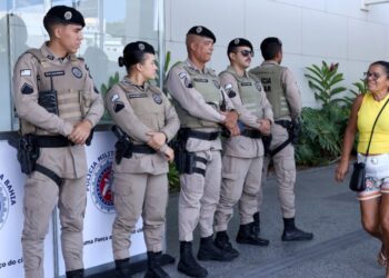 Operação Abadá reforça segurança nos pontos de entrega de camisas e fantasias em Salvador