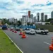 Trânsito na Av. Juracy Magalhães Jr. tem bloqueio parcial para implantação de passarela