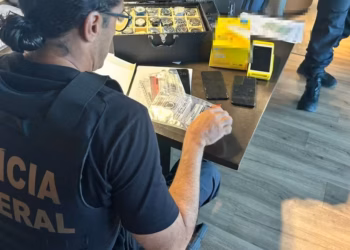 Polícia Federal faz operação contra fraudes de R$ 500 milhões na Caixa