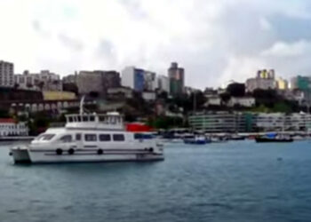 Travessia Salvador–Morro de São Paulo opera com conexão em Itaparica devido às condições climáticas   