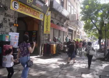 Vendas no comércio crescem 0,4% em janeiro e igualam patamar recorde
