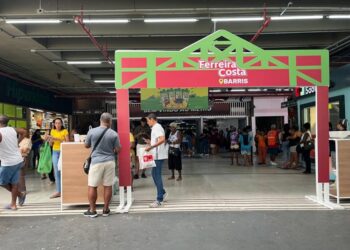 Unidade móvel  da Ferreira Costa retorna à Estação da Lapa