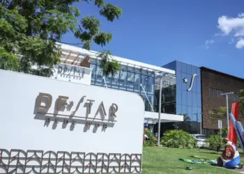 Defesa de Bolsonaro volta pedir prisão domiciliar por motivos de saúde