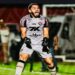 Vitória joga com um a menos, vence Jacuipense nos pênaltis e está na final do Campeonato Baiano