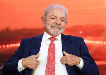 Gastos do governo Lula no Facebook disparam