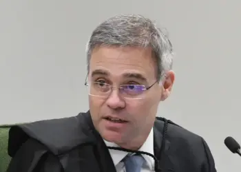 Mendonça diz que juiz não é estrela e deve assumir responsabilidades